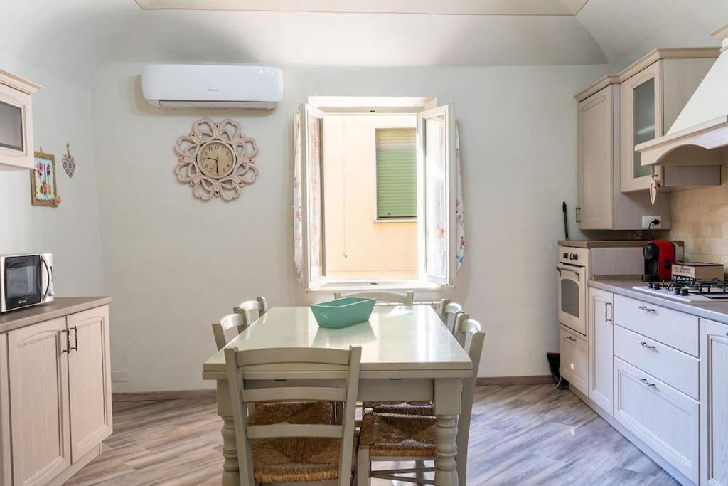 Casa Vacanze L'Angolo Fiorito Bettolle Buitenkant foto