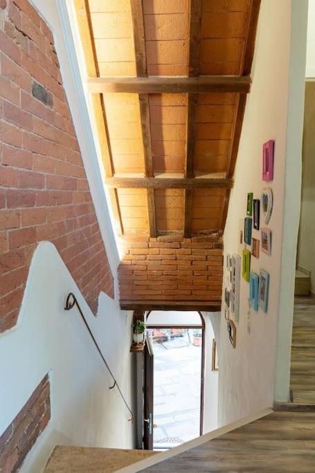 Casa Vacanze L'Angolo Fiorito Bettolle Buitenkant foto