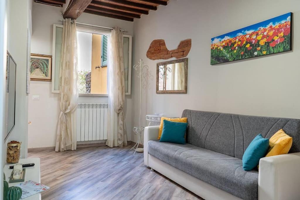 Casa Vacanze L'Angolo Fiorito Bettolle Buitenkant foto